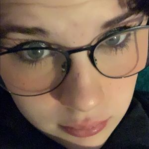 Meet your Posher, Avery